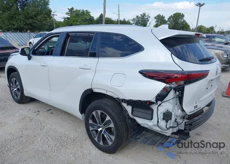2024 Toyota Highlander Xle z USA, uszkodzony, nr VIN 5TDKDRAH7RS054492
